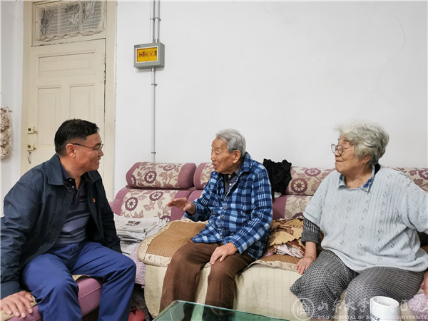 党委书记侯俊平看望医院终身教授并进行“不忘初心,牢记使命”主题教育工作调研