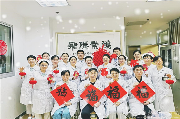 为生命“守岁” 暖医的春节坚守(二)