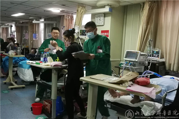 为生命“守岁” 医护人员的春节坚守(一)