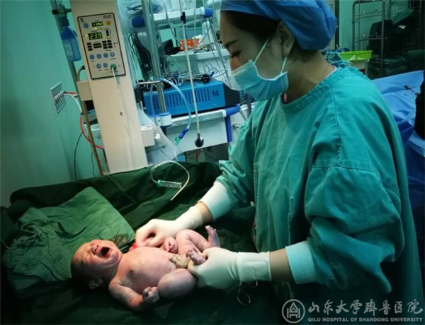 为生命“守岁” 暖医的春节坚守(二)